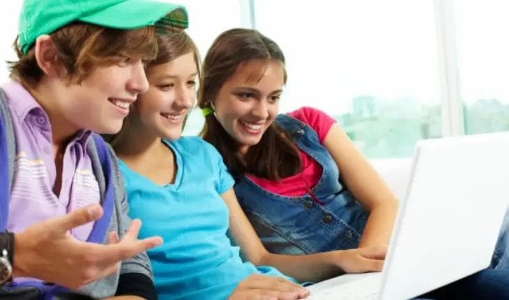 The Effects of Screen Time on Kids: What Parents Need to Know